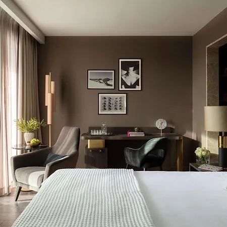 Anantara Plaza Hotel 5*