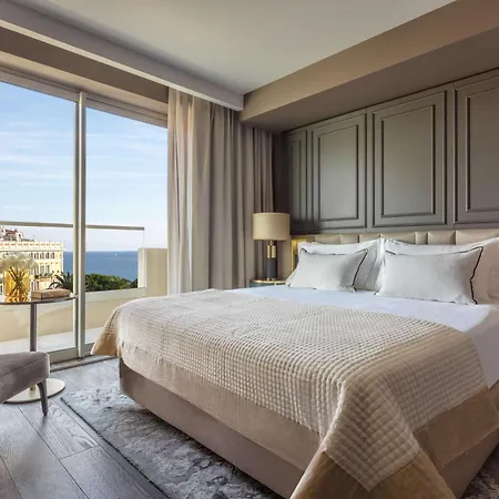 Anantara Plaza Hotel 5*