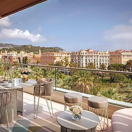 Anantara Plaza - A Leading Of The World Hotel 5*
