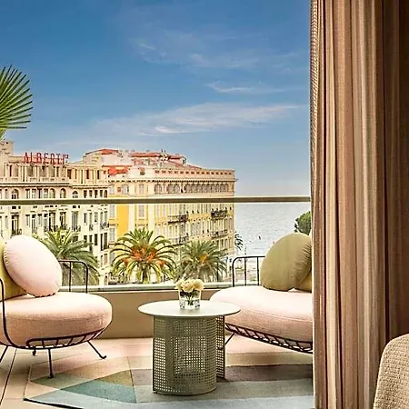 Anantara Plaza - A Leading Of The World