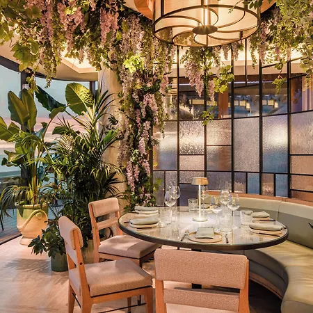 Anantara Plaza - A Leading Of The World 니스
