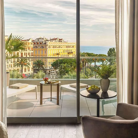 Anantara Plaza - A Leading Of The World Hotel 5*