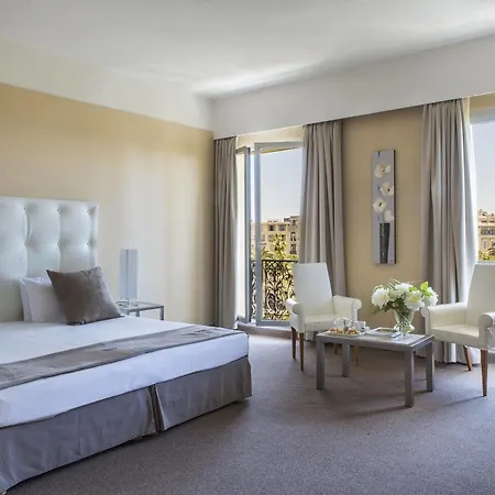 ホテル Anantara Plaza - A Leading Of The World ニース