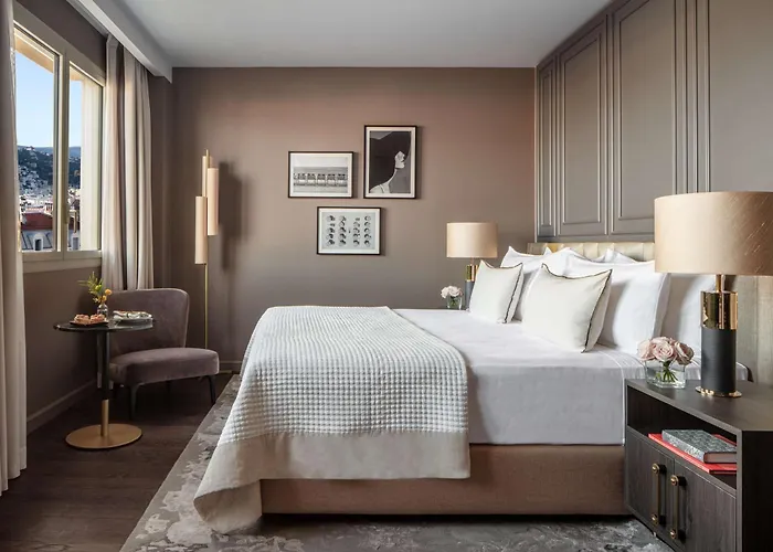 Hotel Anantara Plaza - A Leading Of The World