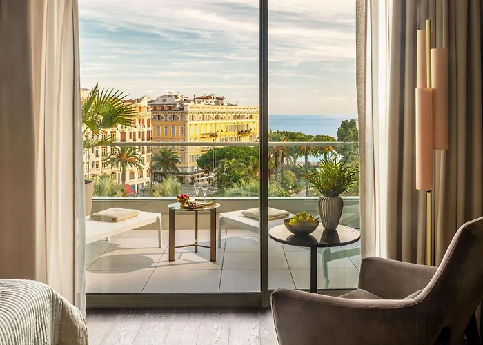 Hotel Anantara Plaza - A Leading Of The World