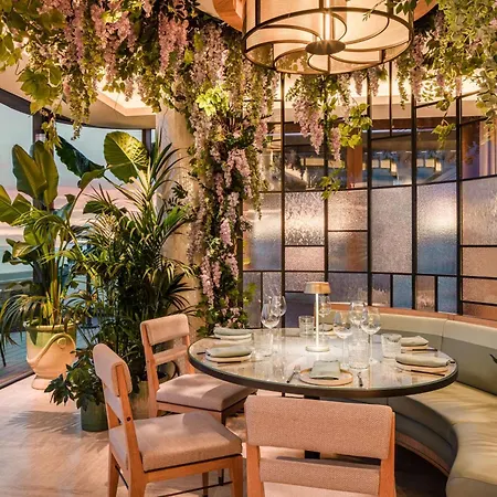ホテル Anantara Plaza - A Leading Of The World 5*
