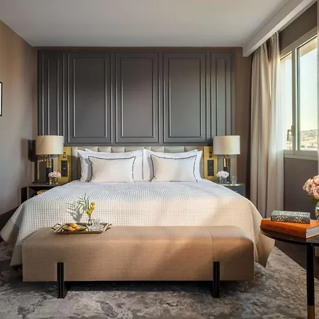 Hotel Plaza 5*